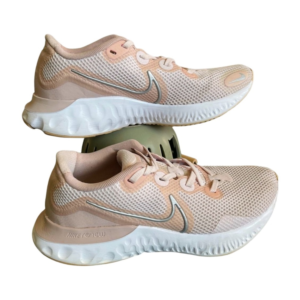 Nike Renew Women's Peach and White Sneakers